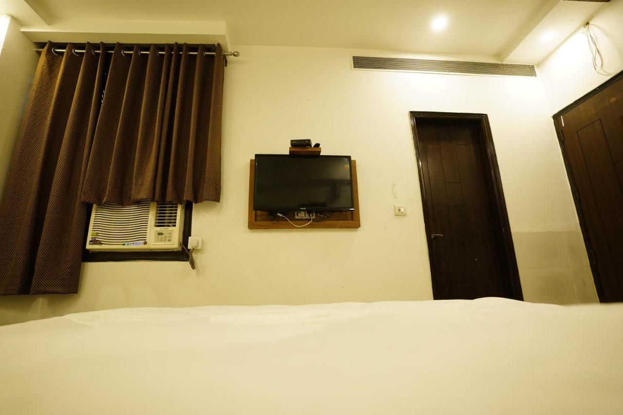Hotel Sehej Inn Ню Делхи Екстериор снимка